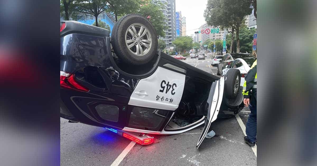 新北小女警開巡邏車自撞慘了！ 「連撞賓士、特斯拉」網傻眼：薪水哪夠賠 花生時報